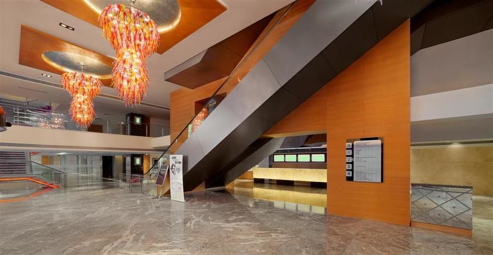 Orange Megastructure Llp Hotell Surat Exteriör bild